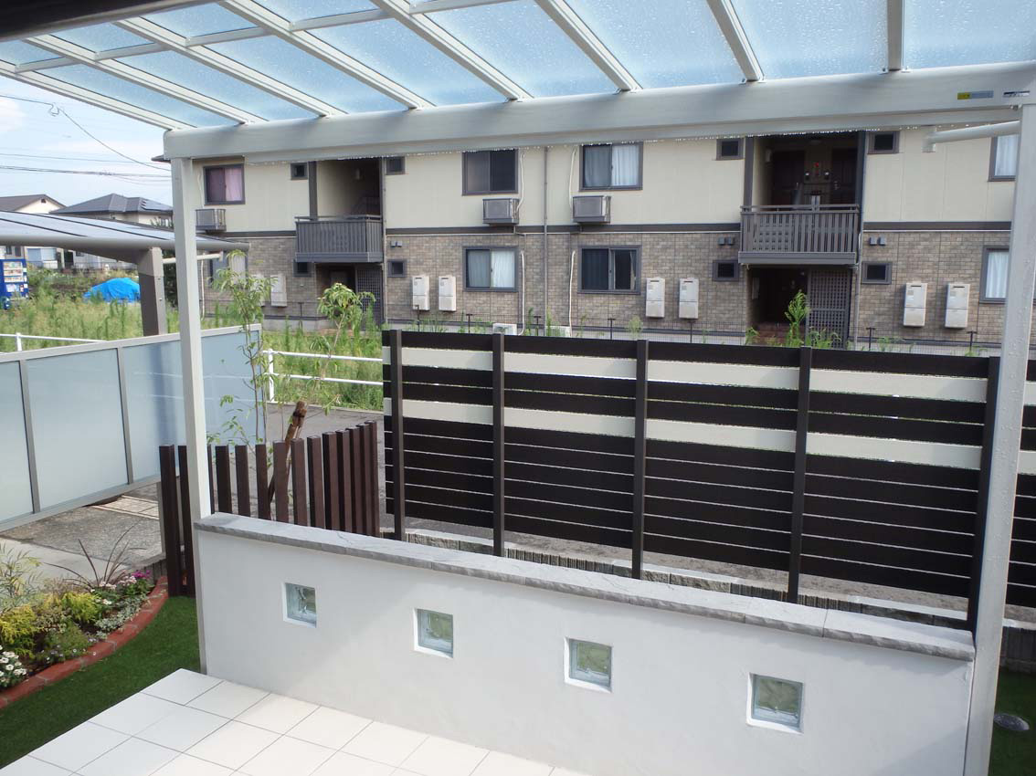 　61　テラススペースで今日もコーヒータイム、洗濯物もバッチリです。