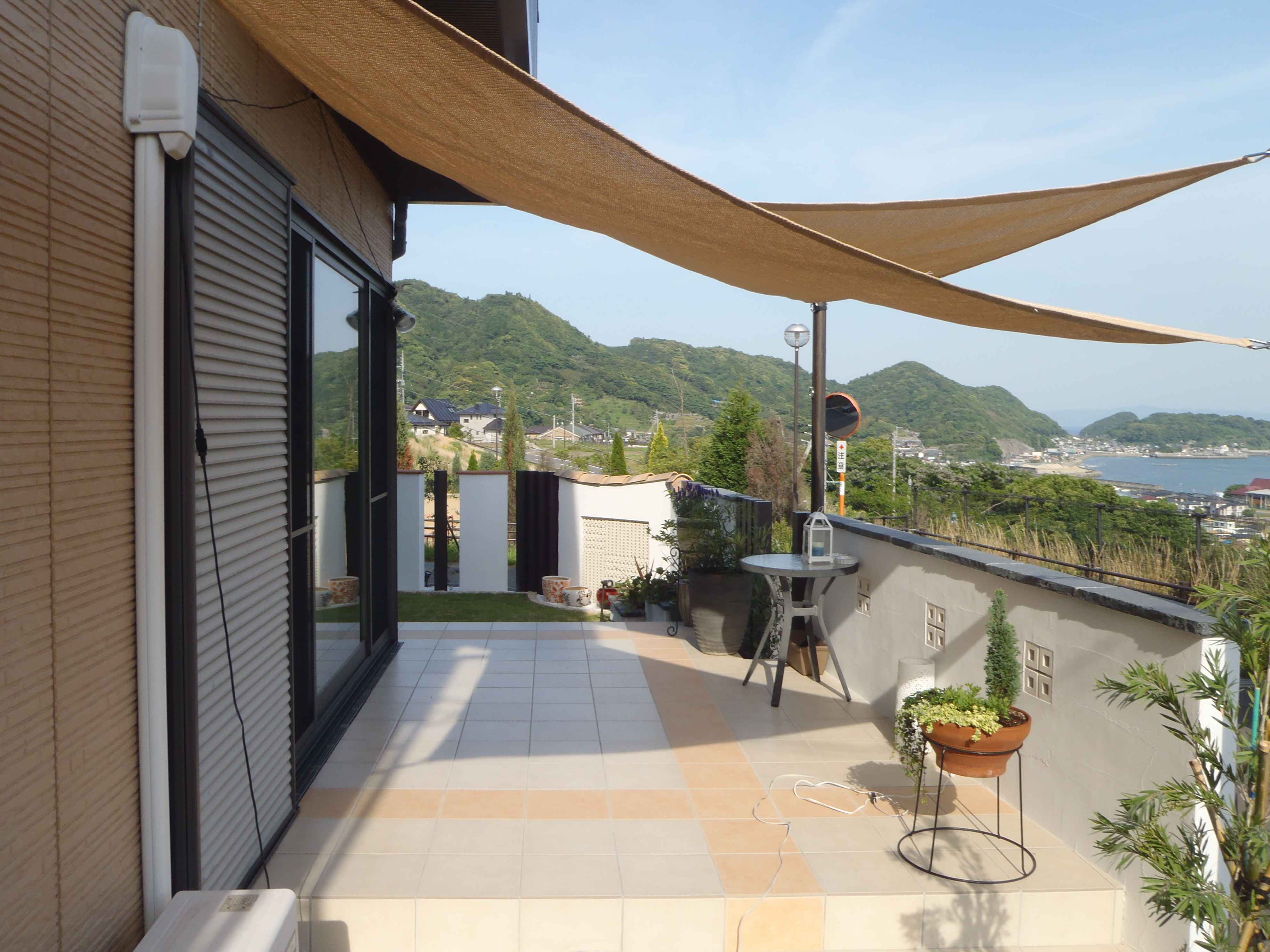 　66　おしゃれなデッキになりました。外に出たくなります。