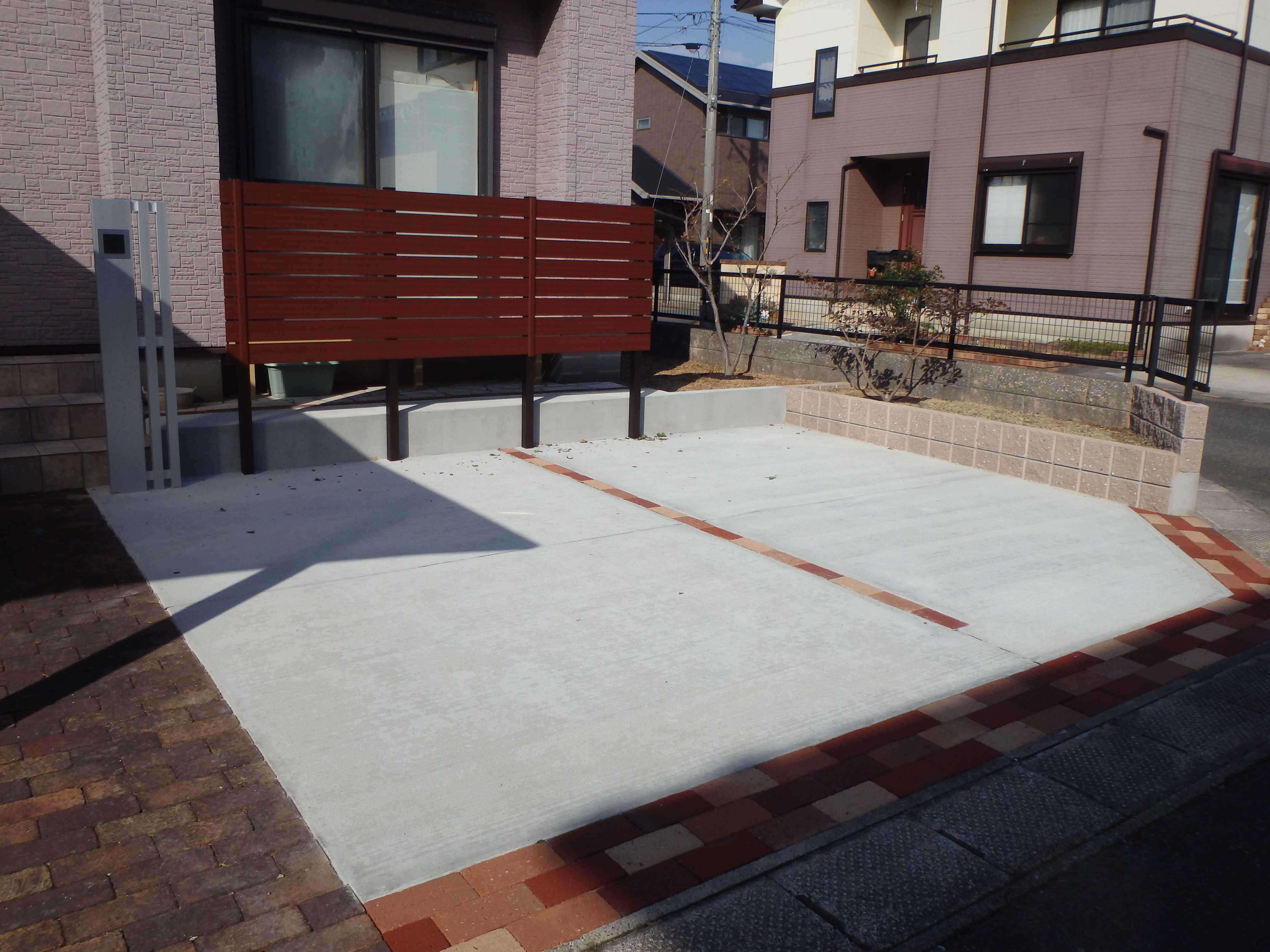 　160駐車場拡張で余裕です