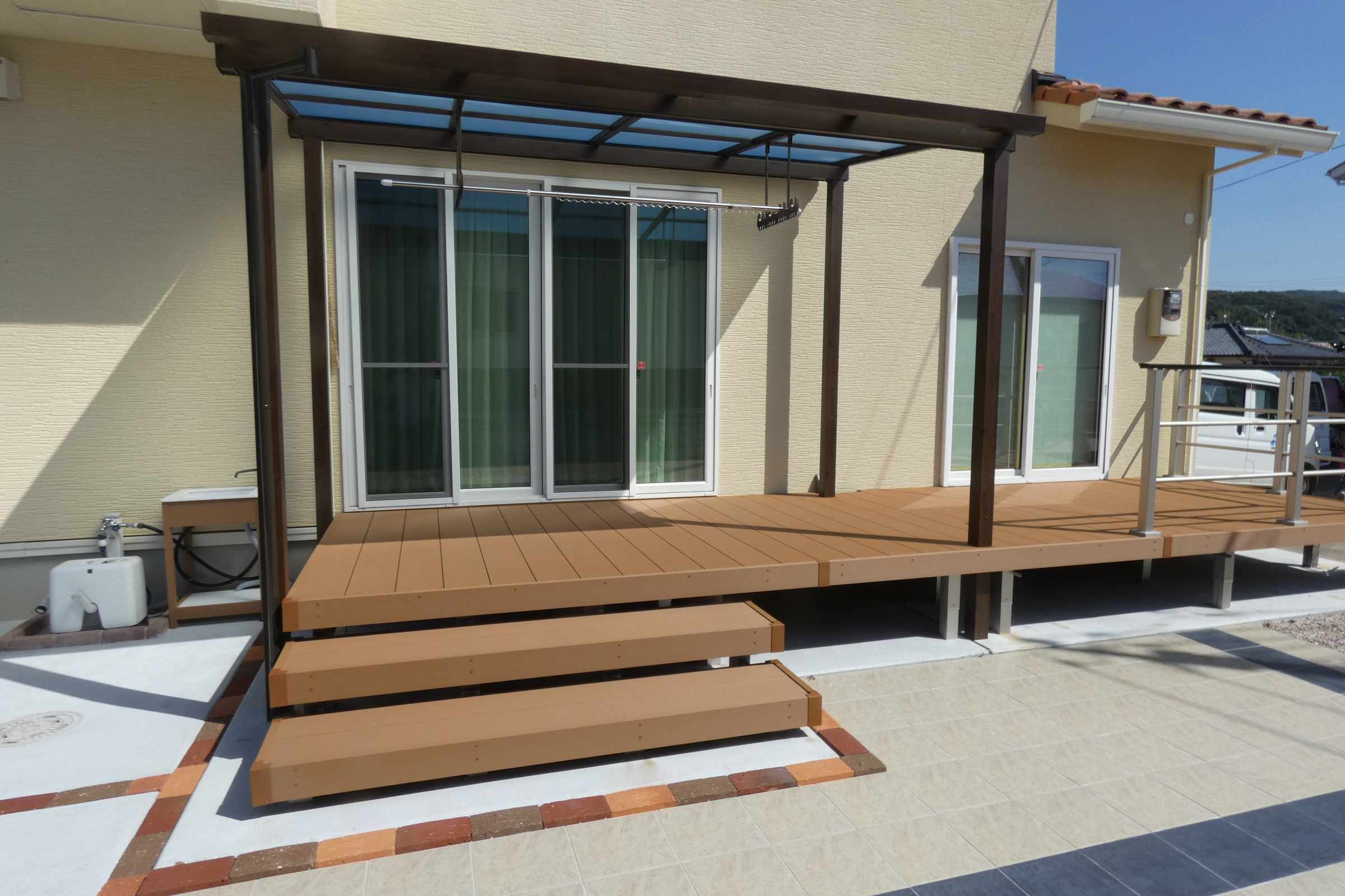 　164　素敵なテラスとデッキが付きました。