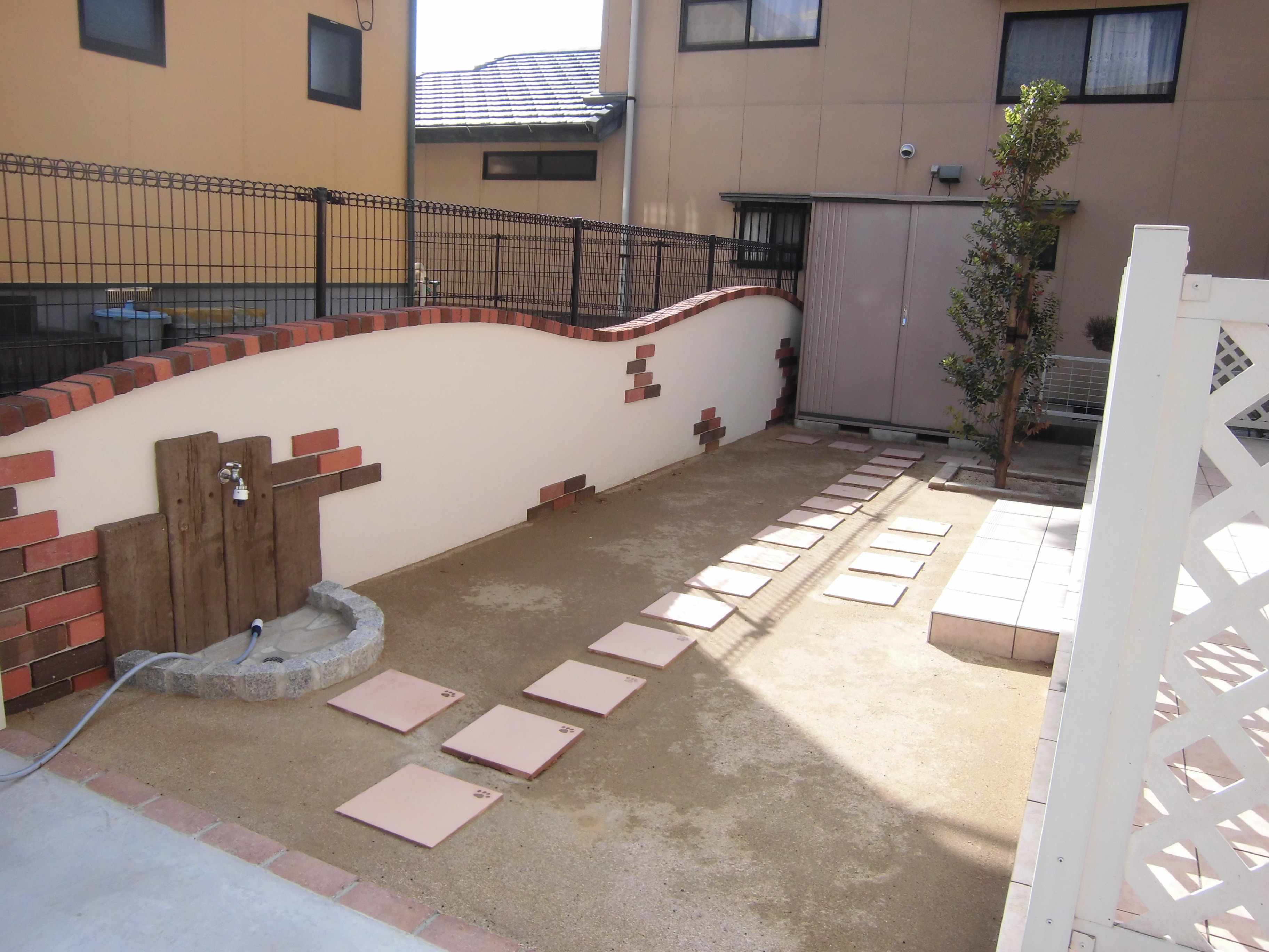 　182佐世保　手に負えなかった雑草たちもスッキリ、デザイン的なおしゃれなお庭になりました。