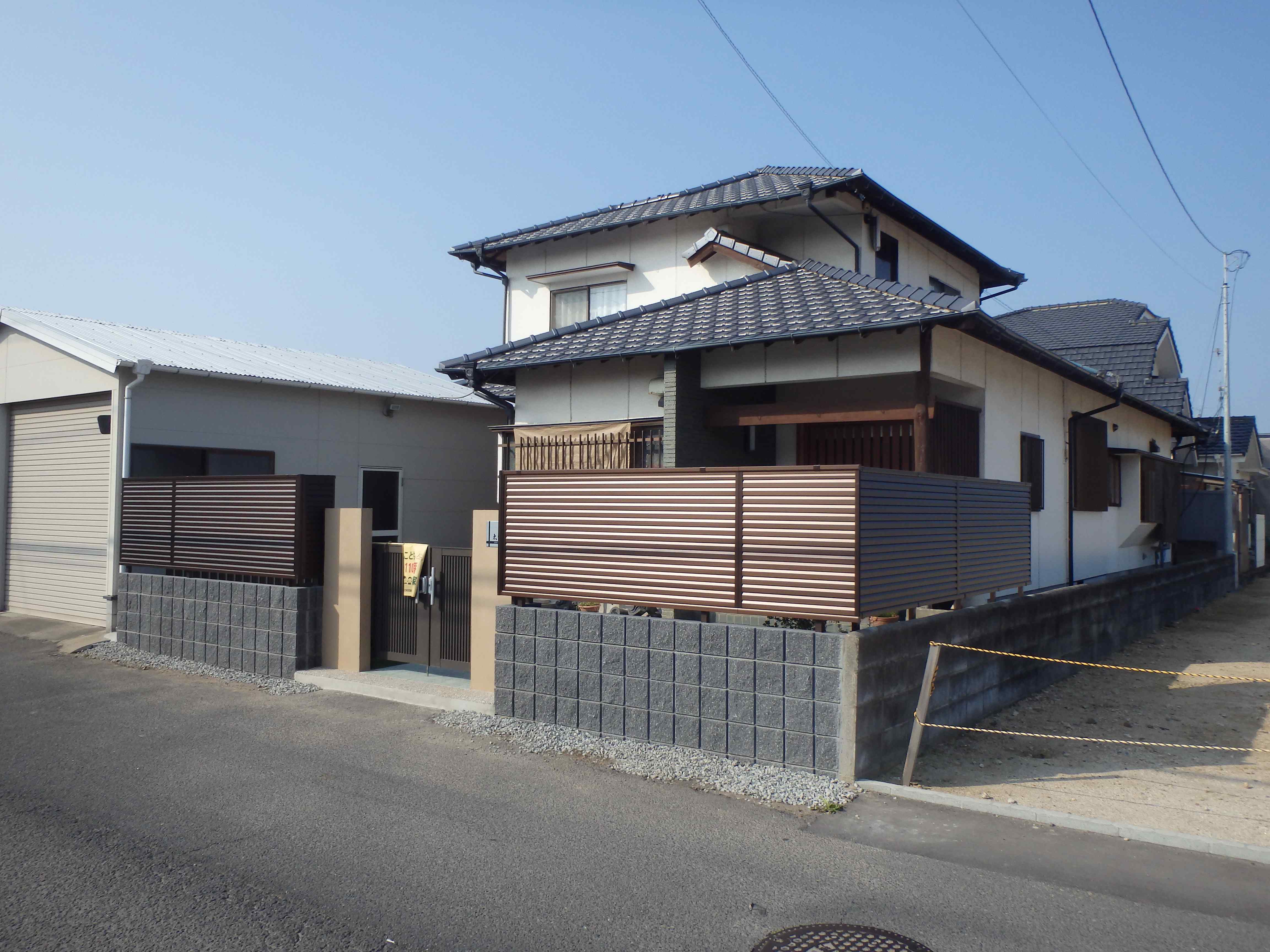 　186 庭の樹木の剪定や雑草に手がかからなくなり、スッキリ綺麗です。