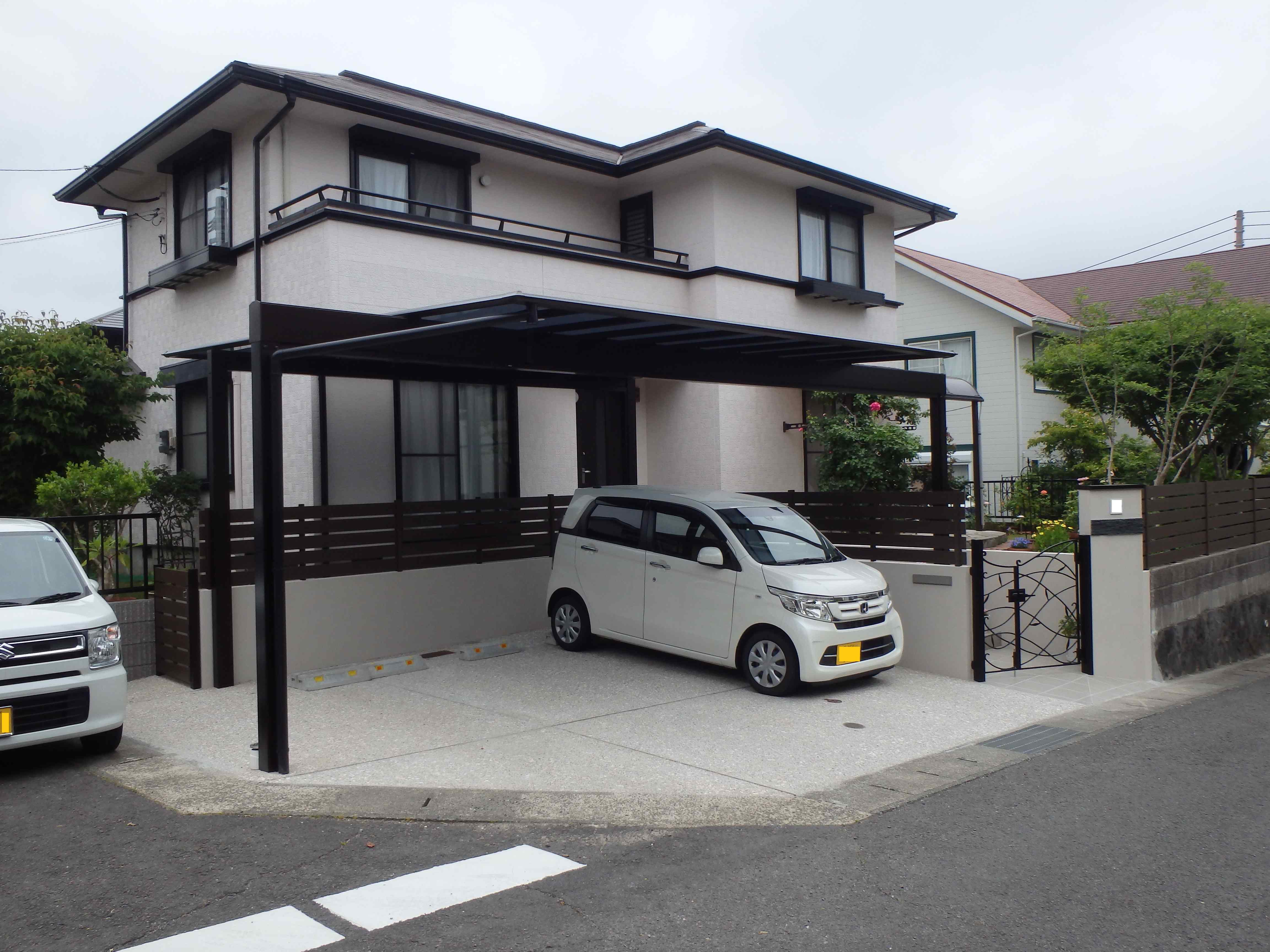 　188　今風のお庭に大変身、カーポートがあると愛車の寿命が延びます。全体的にとてもおしゃれです。