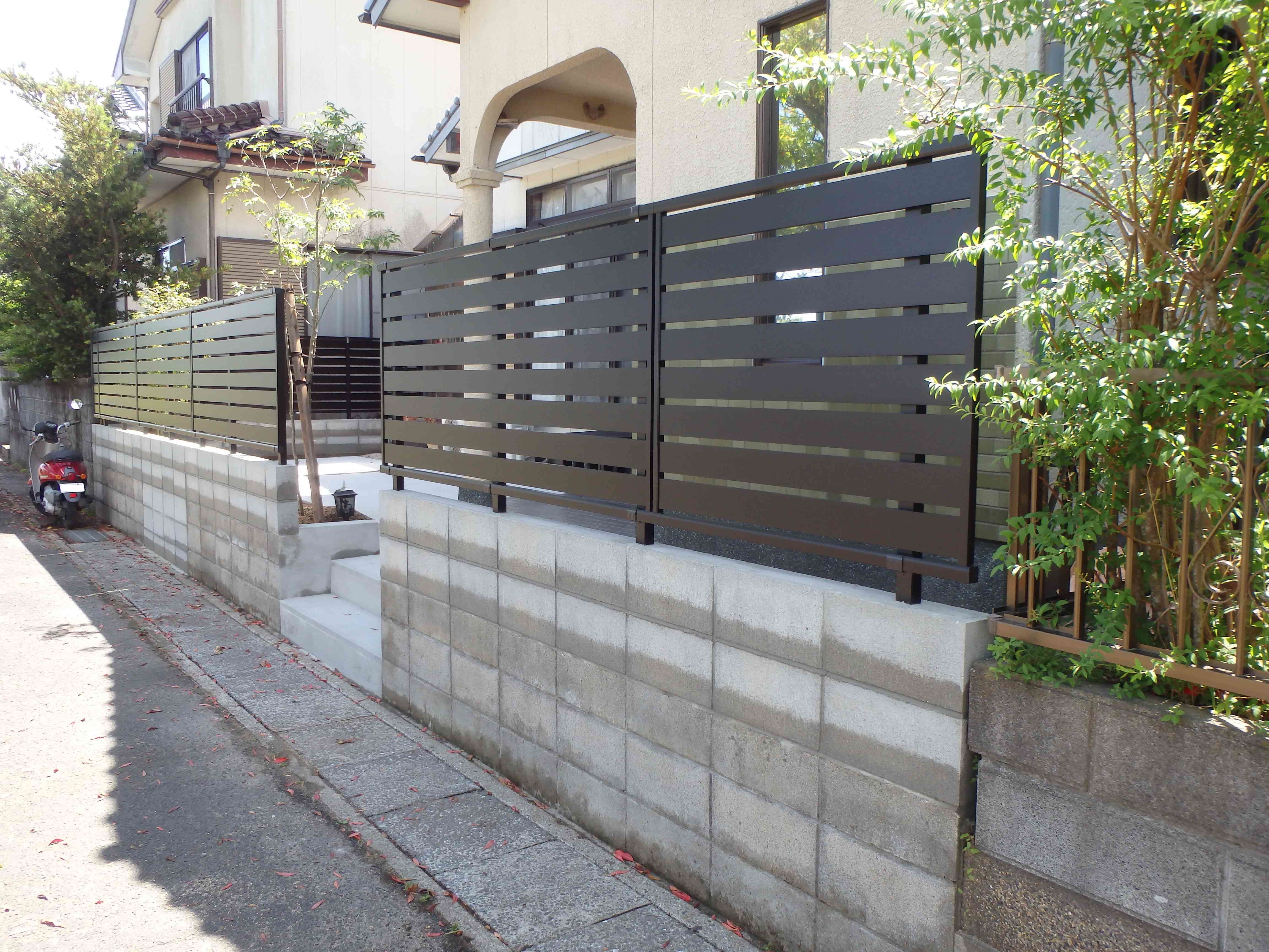 　192　外見がきれいなフェンスを設置しました、目隠しがあるとひと安心です。