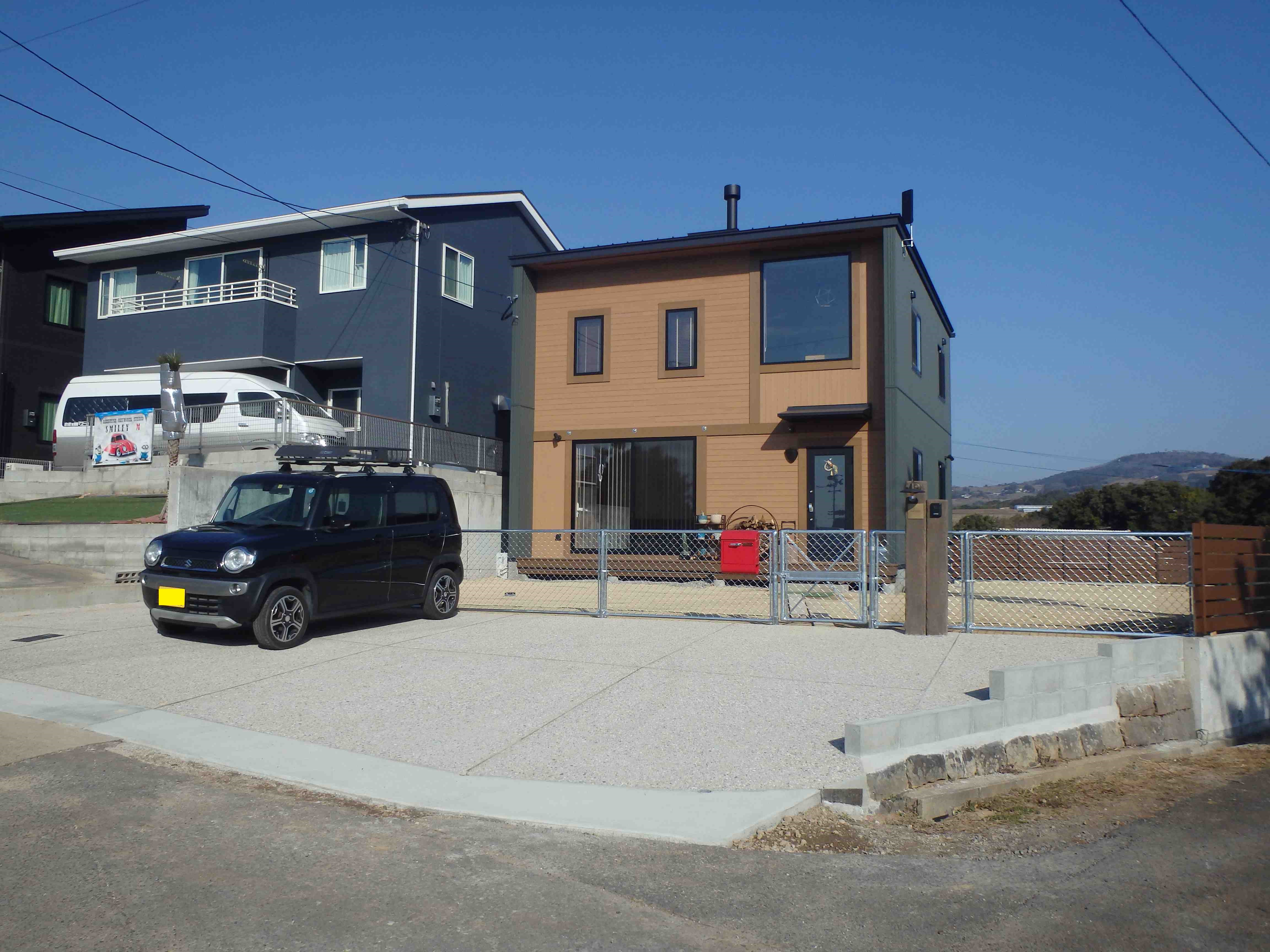 　204 ひろ～いお庭とひろ～い駐車場になりました。