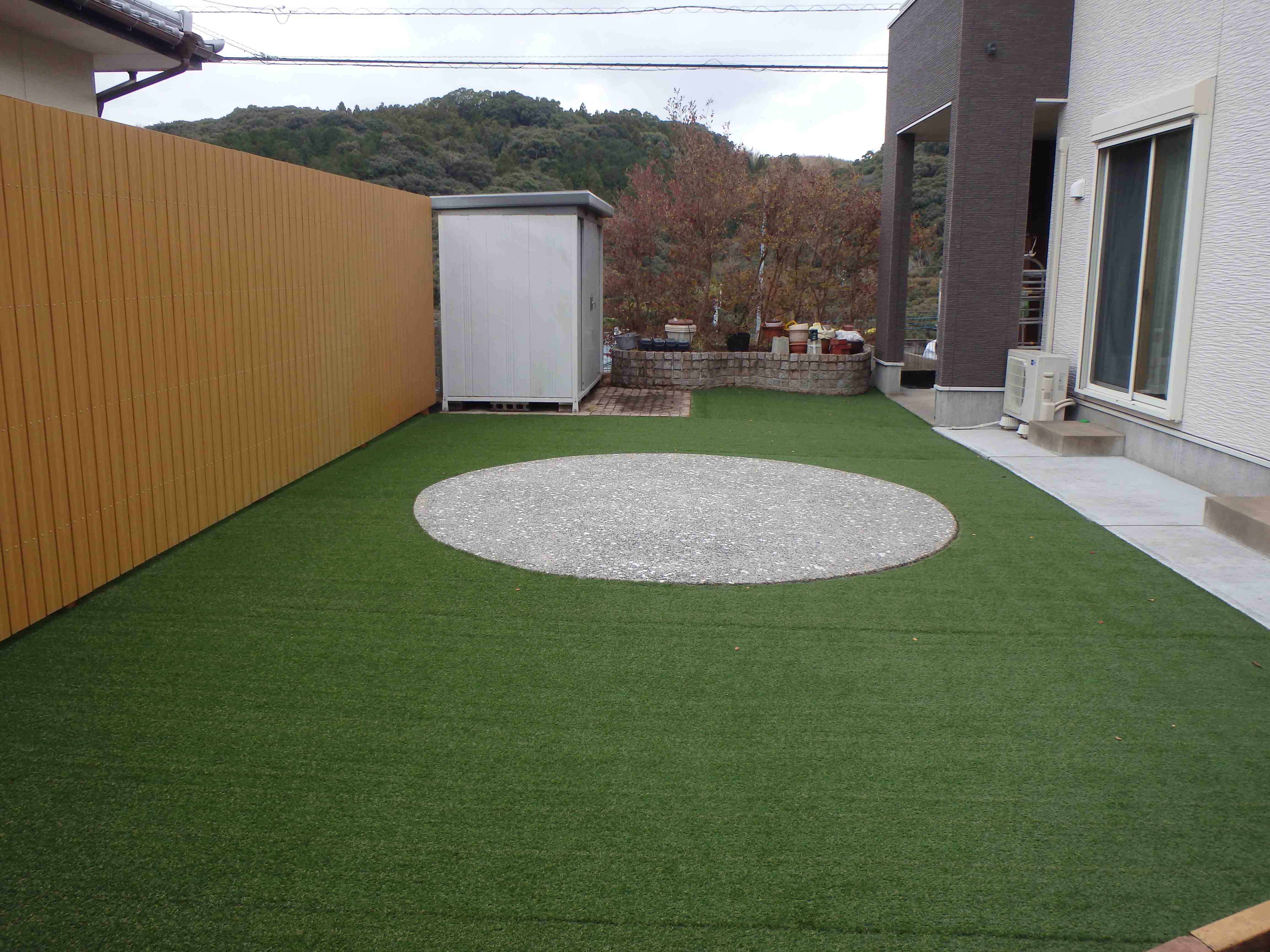 　205 お庭がスッキリ、おしゃれになりました。雑草取りもなくなりました。