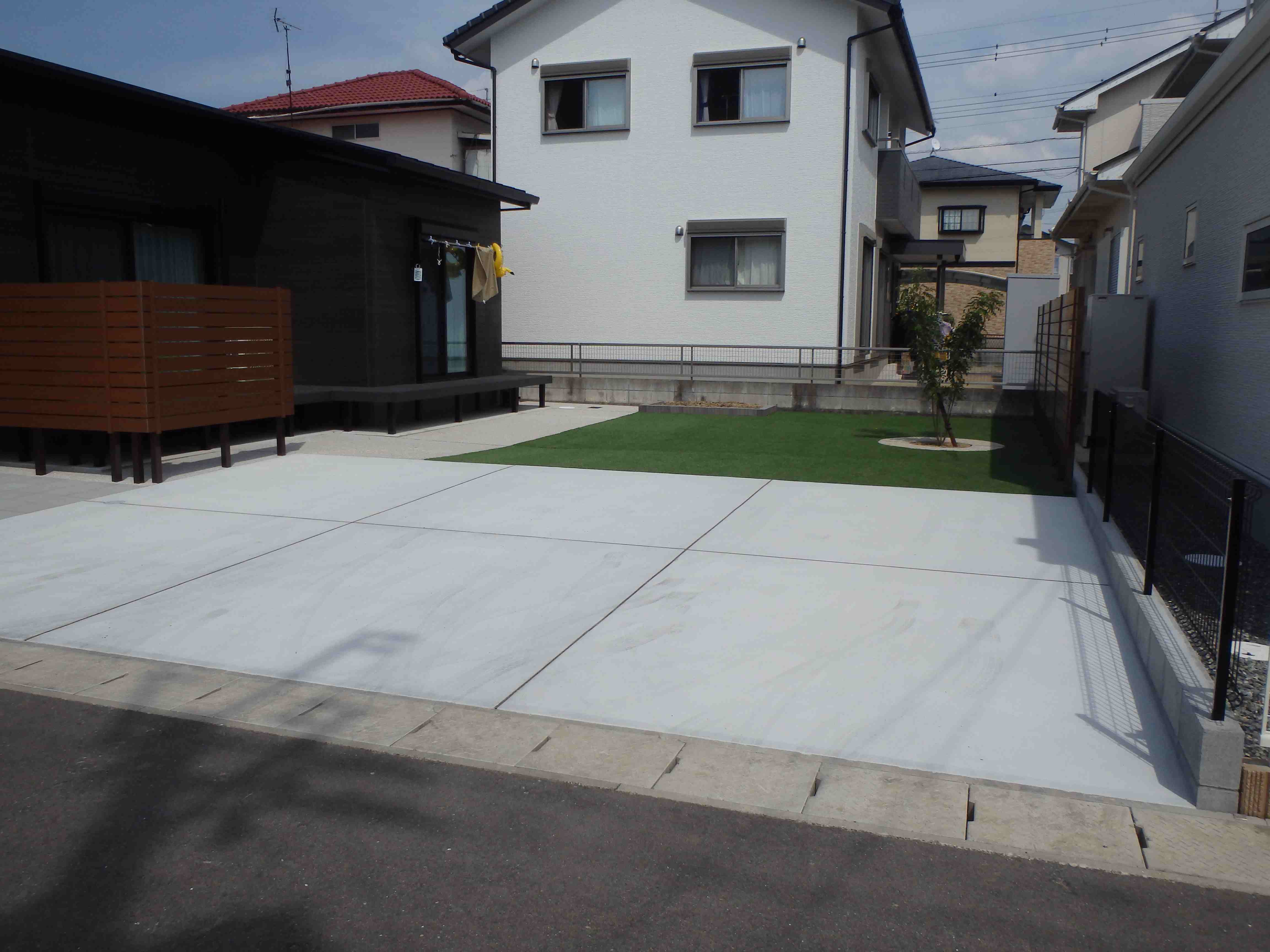 　216　広いスペースがオシャレなお庭になりました。