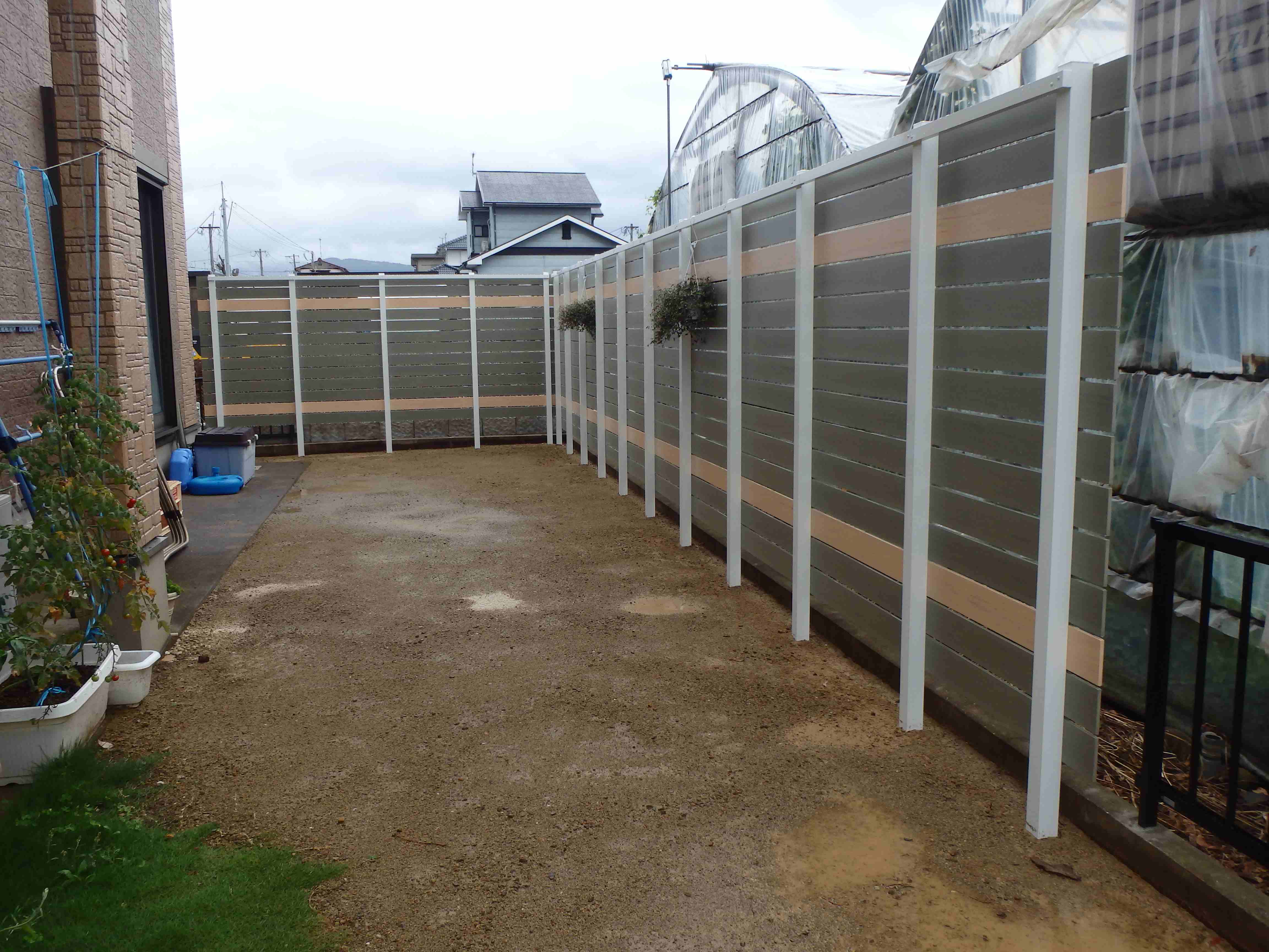 　239　フェンスにしたらスッキリと明るくなりました。