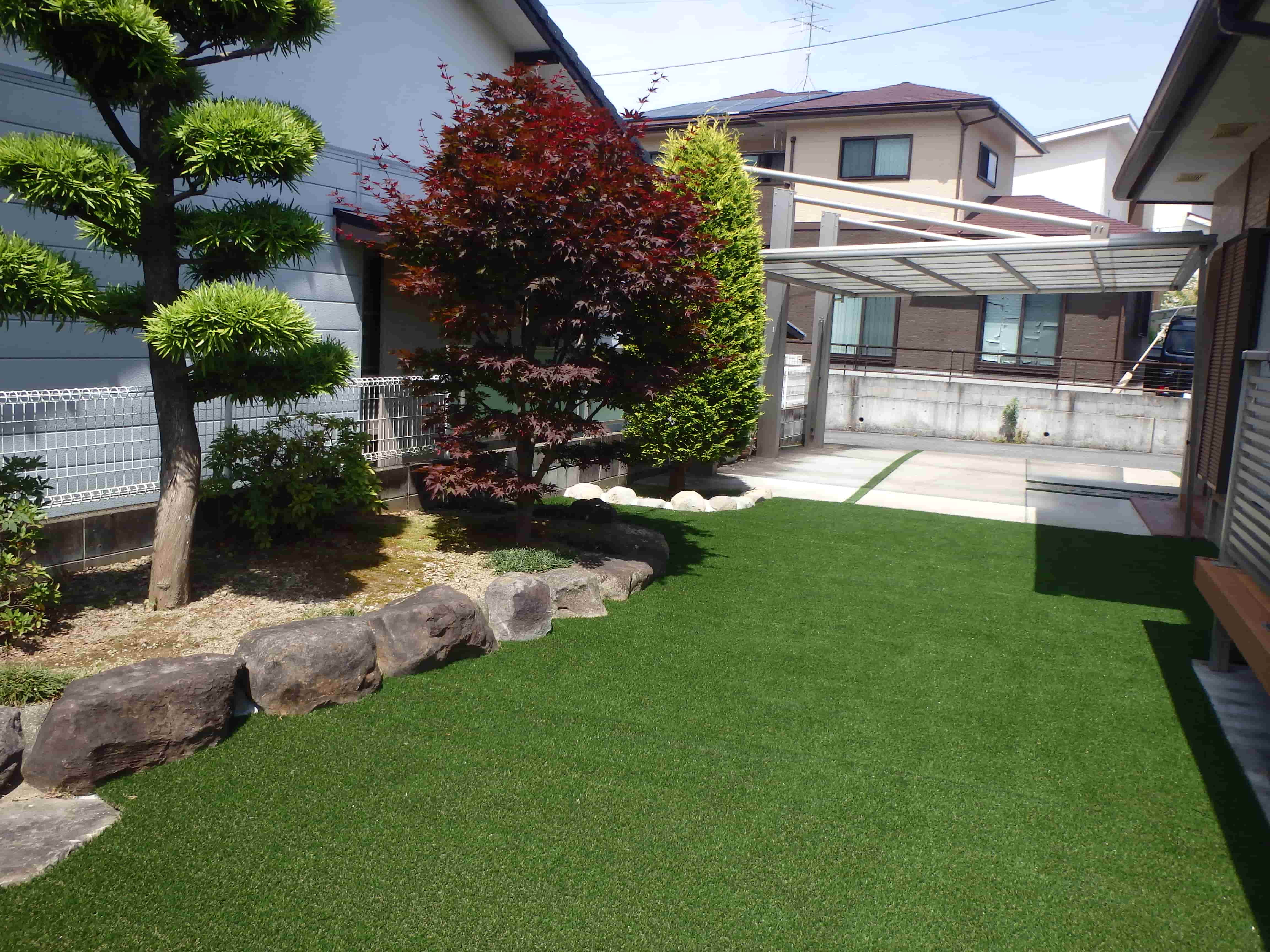 　262　雑草除去の手間がなくなり、見た目もスッキリきれいです。