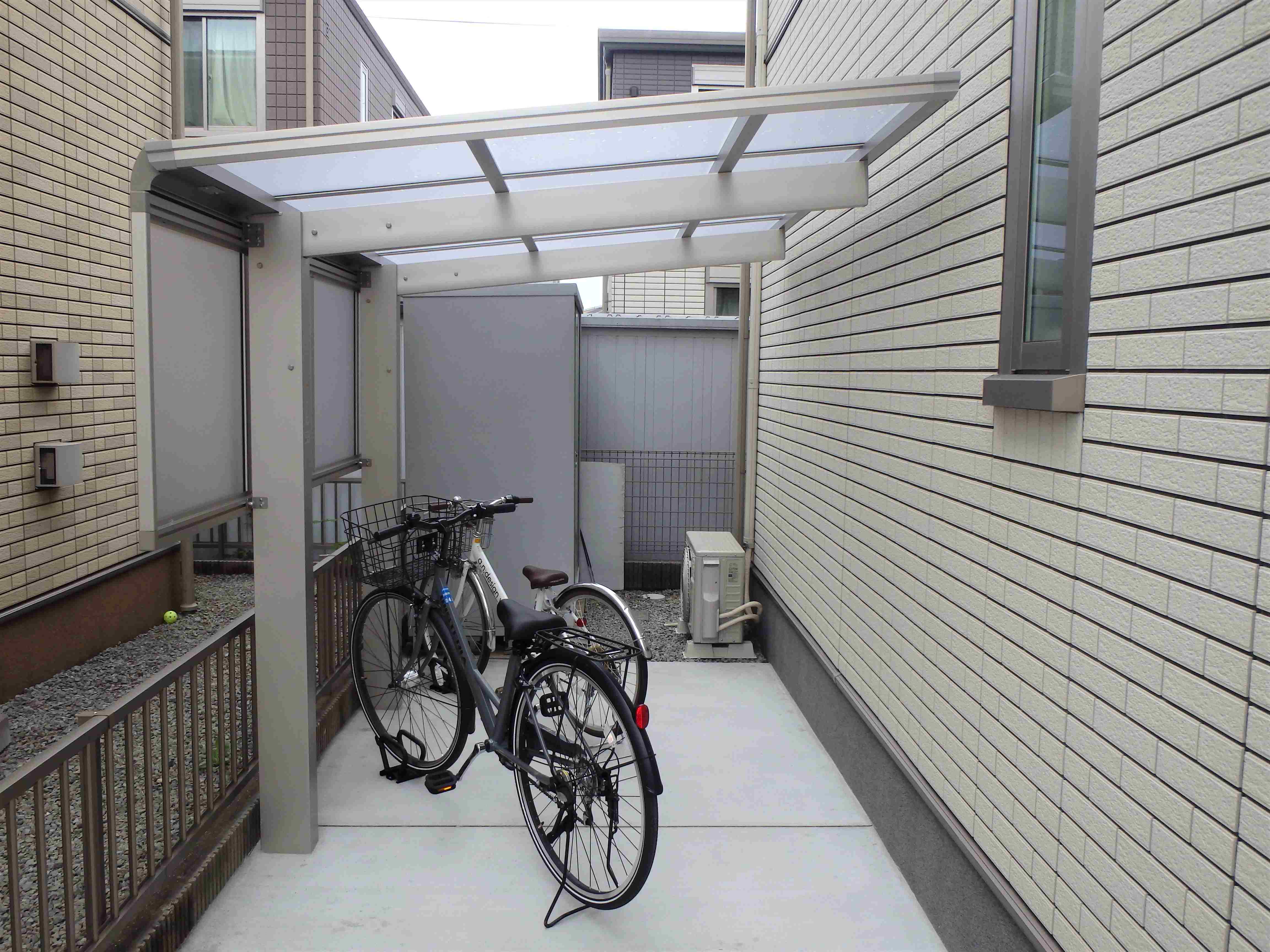 　257　サイクルポートが自転車も大切に雨から守ります。